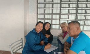 Trabajo en grupo durante el encuentro celebrado en el Colegio Monseñor Chacón.