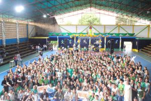 Jóvenes viviendo la alegría del Evangelio