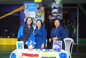 Las hermanas Luz Alba Salcedo, Clenia Benita Ángel, acompañadas de la catequista Betania Coromoto Avila