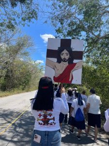 Jóvenes acompañando a Jesús 