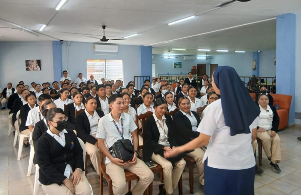 Dando a conocer el Carisma desde el amor y el servicio