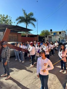 uniéndonos a los sufrimientos de Cristo y de la humanidad